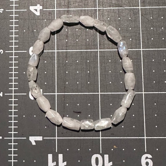 Rainbow moonstone stretch bracelet handmade white - Picture 6 of 8